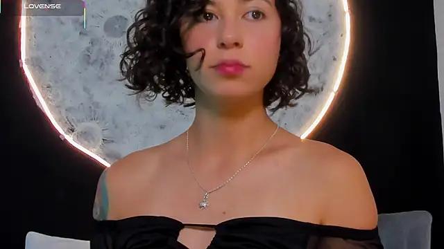 Explore our live girls sluts from our Custom and Multi clubs and checkout exclusive access to highly interactive content, such as shape, hair, titties, pussy type and many more.
