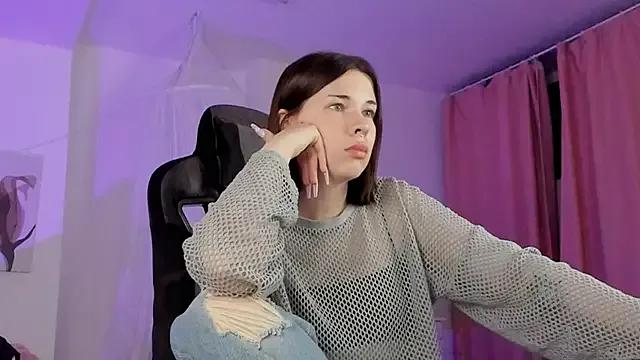 AliceSunday from StripChat is Freechat