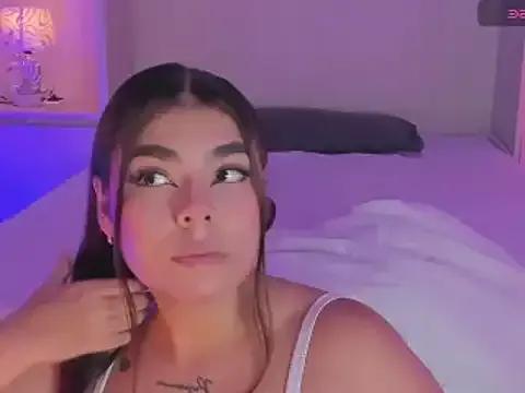 Explore our live girls sluts from our Custom and Multi clubs and checkout exclusive access to highly interactive content, such as shape, hair, titties, pussy type and many more.
