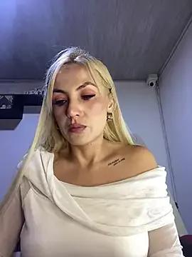 Explore our live girls sluts from our Custom and Multi clubs and checkout exclusive access to highly interactive content, such as shape, hair, titties, pussy type and many more.