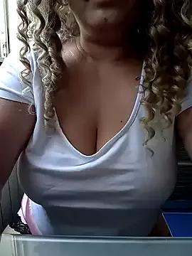 Alicia_natur from StripChat is Freechat