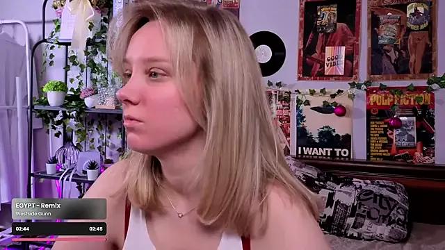 AliciaParkerf from StripChat is Freechat