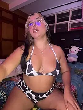 Explore our live girls sluts from our Custom and Multi clubs and checkout exclusive access to highly interactive content, such as shape, hair, titties, pussy type and many more.