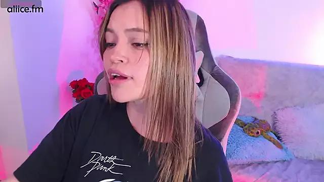 aliiceFM from StripChat