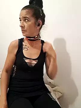 alinaalinutzq from StripChat is Freechat