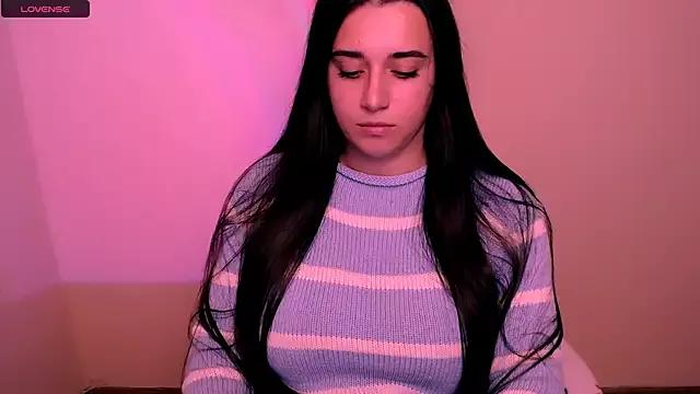 AlinaDoll_ from StripChat is Freechat