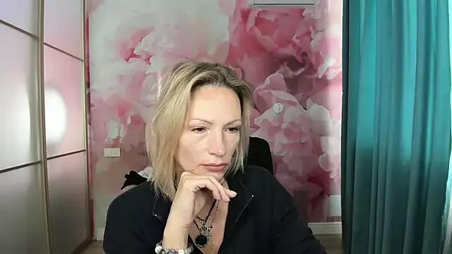 AlinaMoor from StripChat is Freechat