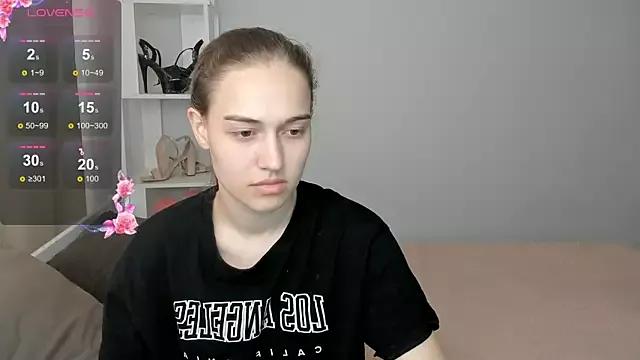 Explore our live girls sluts from our Custom and Multi clubs and checkout exclusive access to highly interactive content, such as shape, hair, titties, pussy type and many more.