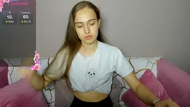 Explore our live girls sluts from our Custom and Multi clubs and checkout exclusive access to highly interactive content, such as shape, hair, titties, pussy type and many more.