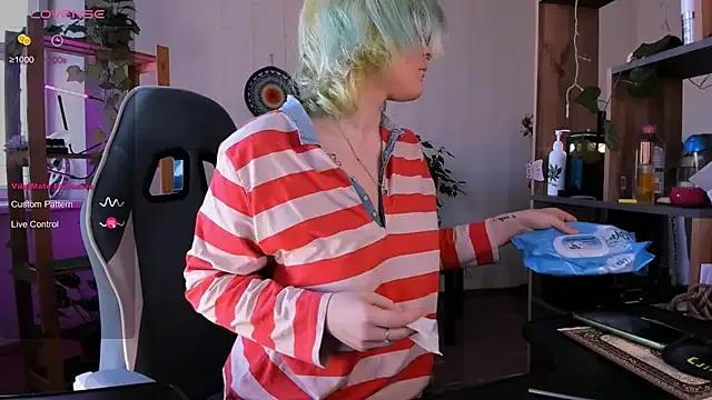 Alisahug webcams show profile image 