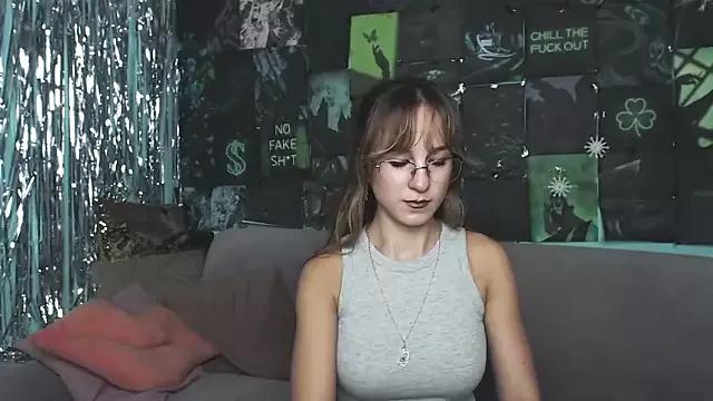 Explore our live girls sluts from our Custom and Multi clubs and checkout exclusive access to highly interactive content, such as shape, hair, titties, pussy type and many more.