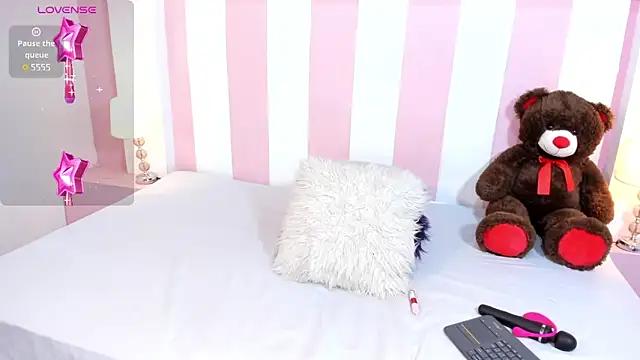 Explore our live girls sluts from our Custom and Multi clubs and checkout exclusive access to highly interactive content, such as shape, hair, titties, pussy type and many more.