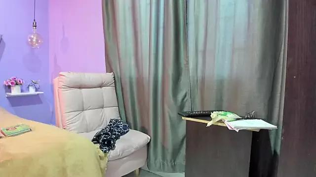Explore our live girls sluts from our Custom and Multi clubs and checkout exclusive access to highly interactive content, such as shape, hair, titties, pussy type and many more.