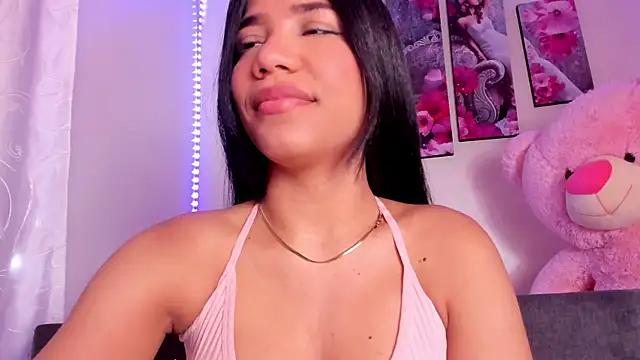 Explore our live girls sluts from our Custom and Multi clubs and checkout exclusive access to highly interactive content, such as shape, hair, titties, pussy type and many more.