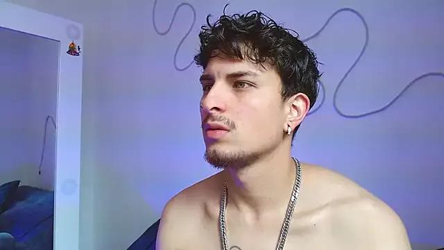 AlkuKiss from StripChat is Freechat