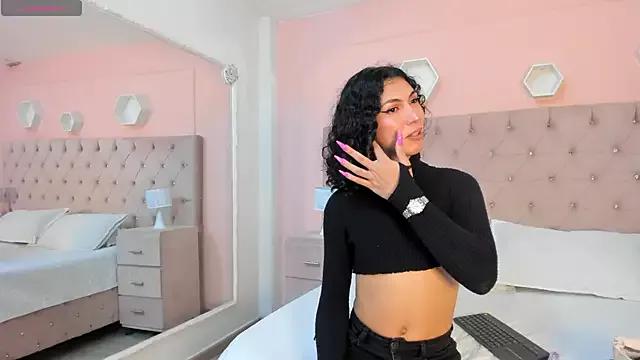 allicemackenzie from StripChat