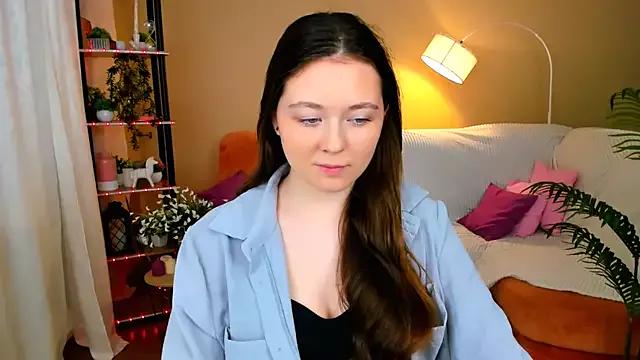 AlluringLookk from StripChat
