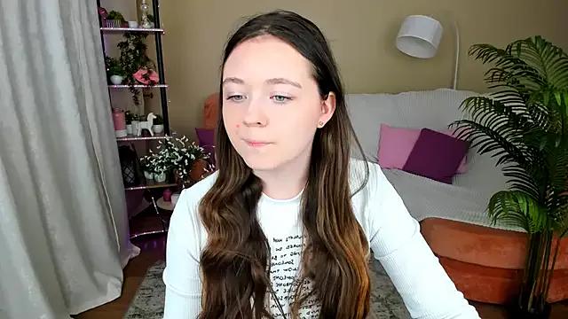 AlluringLookk from StripChat