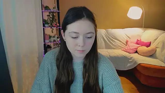 AlluringLookk from StripChat