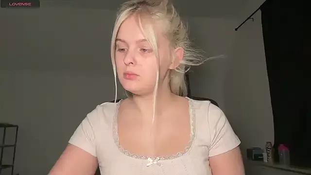 Allylove03 from StripChat