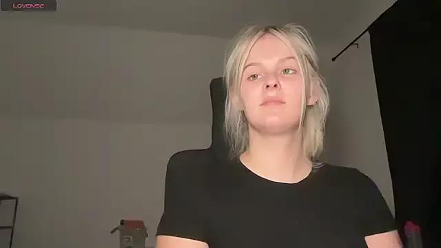 Allylove03 from StripChat