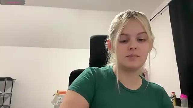 Allylove03 from StripChat