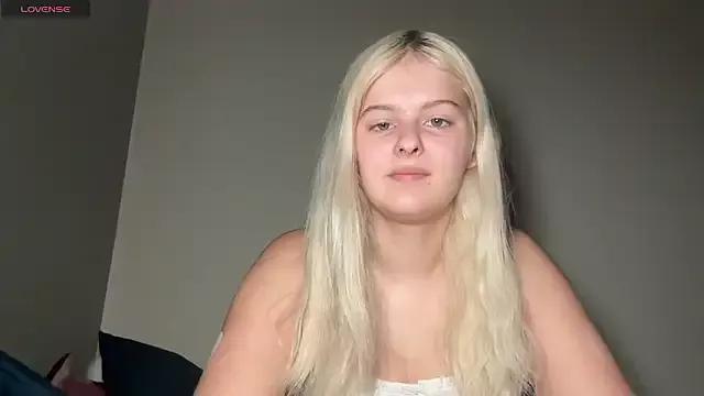 Allylove03 from StripChat
