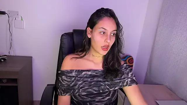 allysy_nc from StripChat