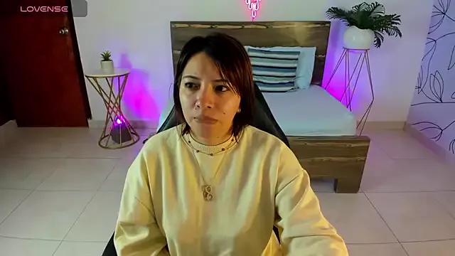 alma_fenix from StripChat