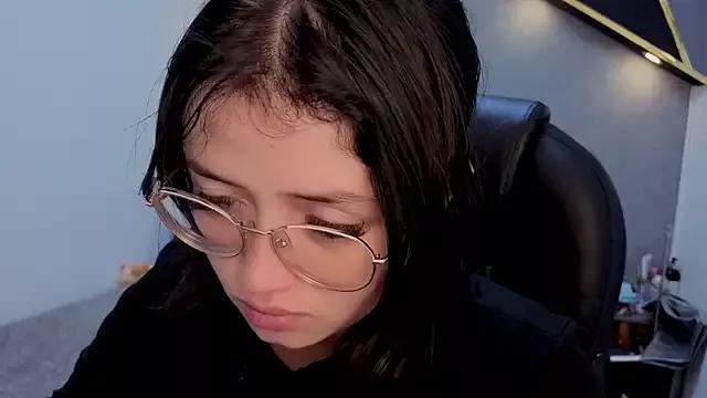 almma_shy from StripChat