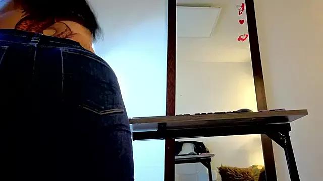 almma_shy from StripChat