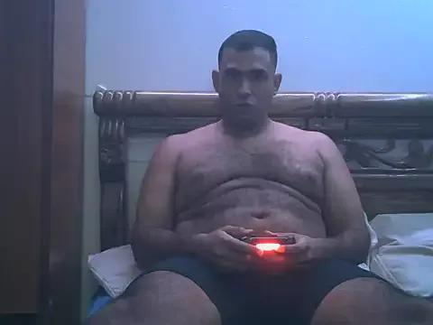 AlphaLatinoBear from StripChat is Freechat