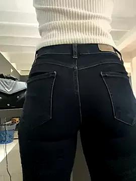 Explore our live girls sluts from our Custom and Multi clubs and checkout exclusive access to highly interactive content, such as shape, hair, titties, pussy type and many more.