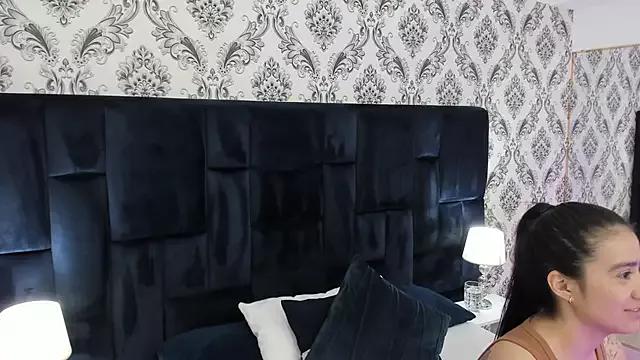 Explore our live girls sluts from our Custom and Multi clubs and checkout exclusive access to highly interactive content, such as shape, hair, titties, pussy type and many more.