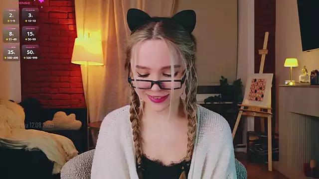 Alyss_Mitsu from StripChat is Freechat