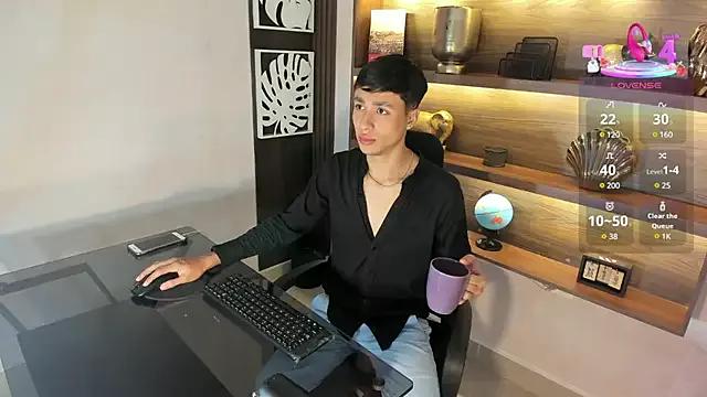 AmadeoDesanti from StripChat