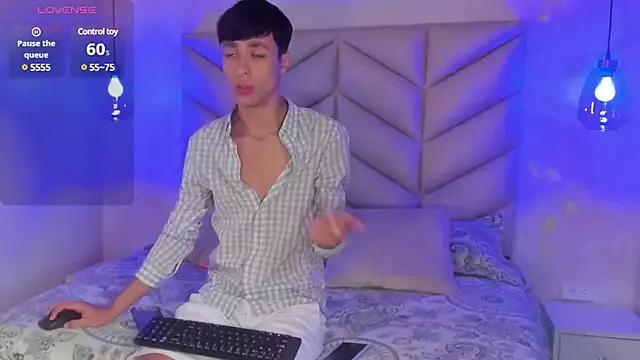 AmadeoDesanti from StripChat