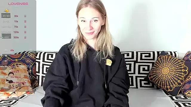 Explore our live girls sluts from our Custom and Multi clubs and checkout exclusive access to highly interactive content, such as shape, hair, titties, pussy type and many more.