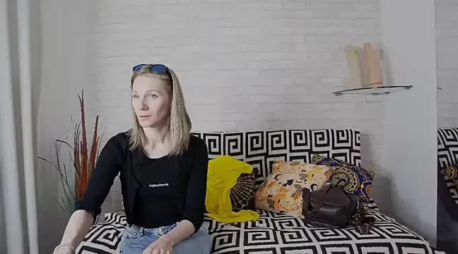 AmaliaMao from StripChat