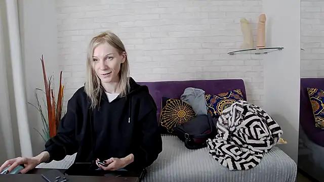 AmaliaMao from StripChat