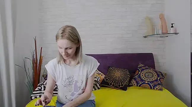 AmaliaMao from StripChat