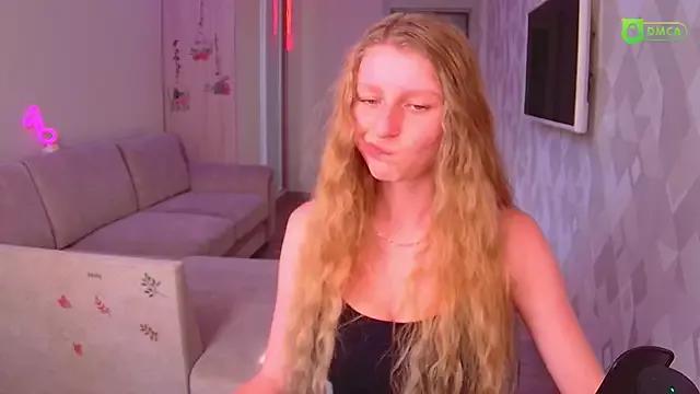 AmaliaQueen from StripChat is Freechat