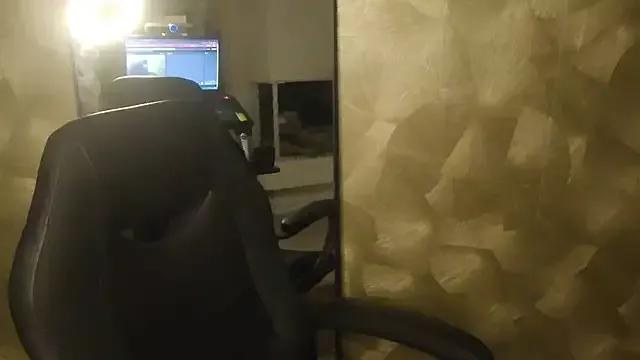 Amanda-JewelzX from StripChat