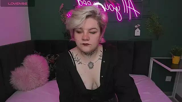 Explore our live girls sluts from our Custom and Multi clubs and checkout exclusive access to highly interactive content, such as shape, hair, titties, pussy type and many more.