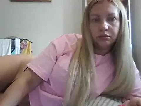 Explore our live girls sluts from our Custom and Multi clubs and checkout exclusive access to highly interactive content, such as shape, hair, titties, pussy type and many more.