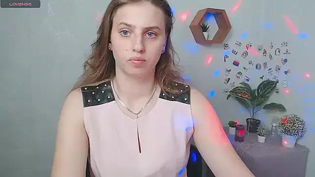 Explore our live girls sluts from our Custom and Multi clubs and checkout exclusive access to highly interactive content, such as shape, hair, titties, pussy type and many more.