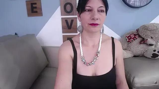Explore our live girls sluts from our Custom and Multi clubs and checkout exclusive access to highly interactive content, such as shape, hair, titties, pussy type and many more.