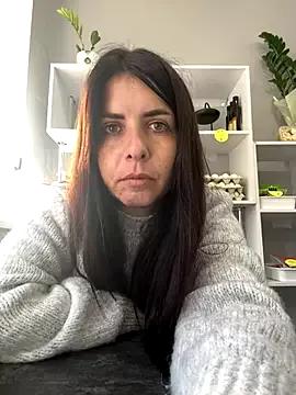 AmandaMartinezz from StripChat is Freechat