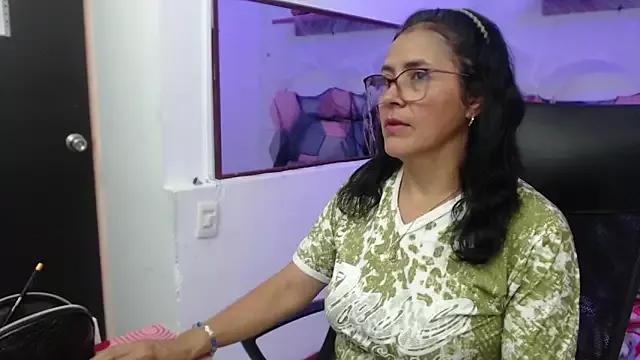 AmandaPeet from StripChat