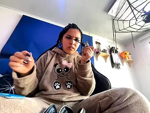 Explore our live girls sluts from our Custom and Multi clubs and checkout exclusive access to highly interactive content, such as shape, hair, titties, pussy type and many more.